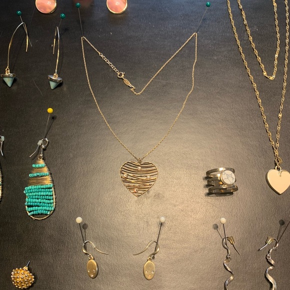 Jewelry - Picture 3 of 8